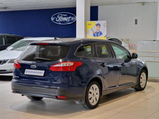 Ford Focus 1.6 MT (105 л.с.) 2012