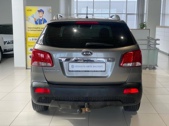 Kia Sorento 2.4 AT (175 л.с.) 4WD 2012