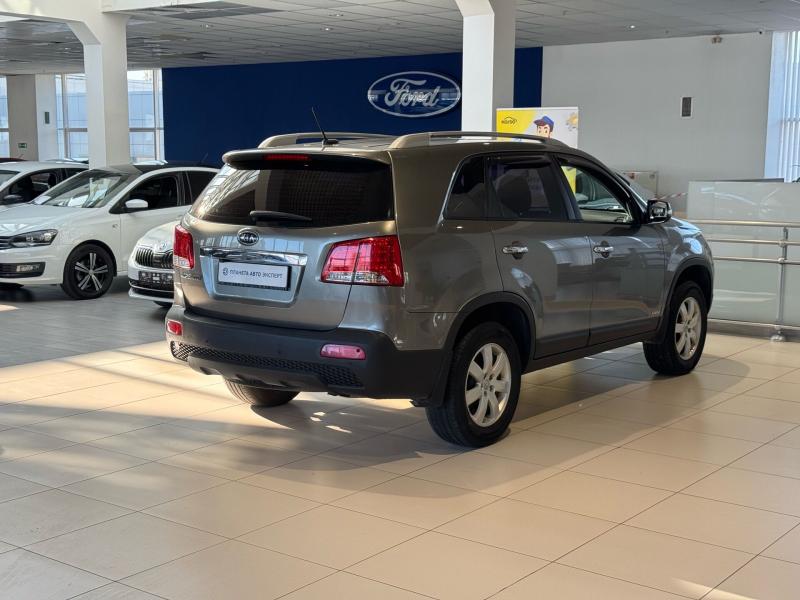 Kia Sorento 2.4 AT (175 л.с.) 4WD 2012