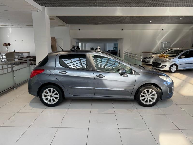 Peugeot 308 1.6 MT (120 л.с.) 2011