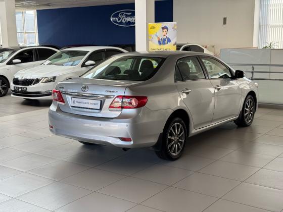 Toyota Corolla 1.6 AT (124 л.с.) 2010