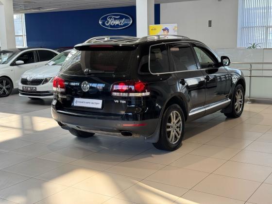 Volkswagen Touareg 3.0d AT (240 л.с.) 4WD 2008